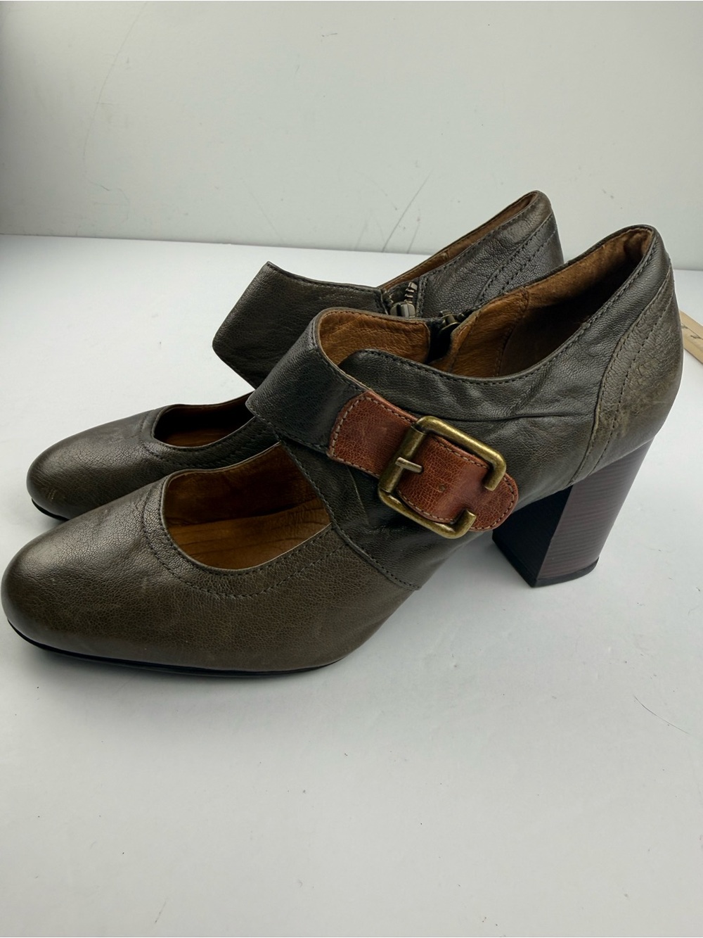 Clarks Indigo Womens 9.5 Town Club Mary Jane Block Heel Olive Green Leather - Picture 3 of 6